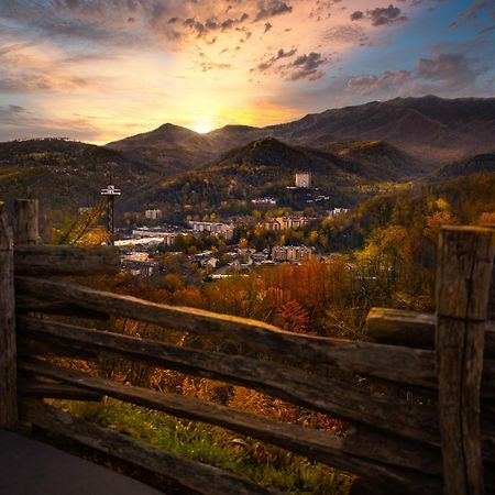The Mason Jar, Hot Tub, Wifi, 1089 Free Tickets Each Paid Day, Dollywood And More! Pigeon Forge Extérieur photo