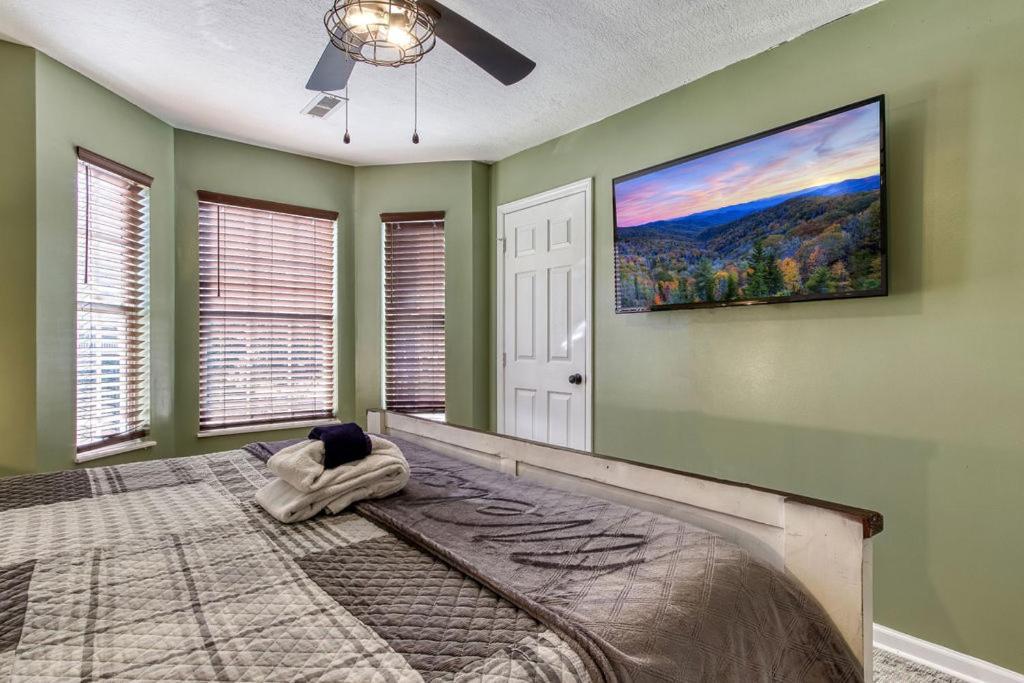 The Mason Jar, Hot Tub, Wifi, 1089 Free Tickets Each Paid Day, Dollywood And More! Pigeon Forge Extérieur photo