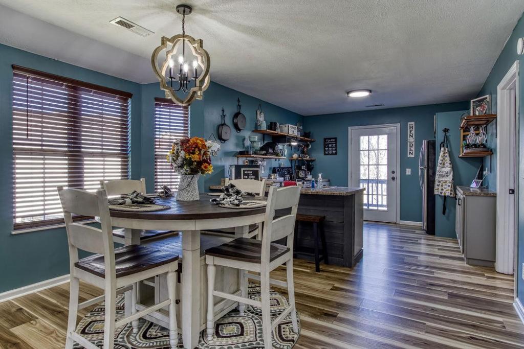 The Mason Jar, Hot Tub, Wifi, 1089 Free Tickets Each Paid Day, Dollywood And More! Pigeon Forge Extérieur photo