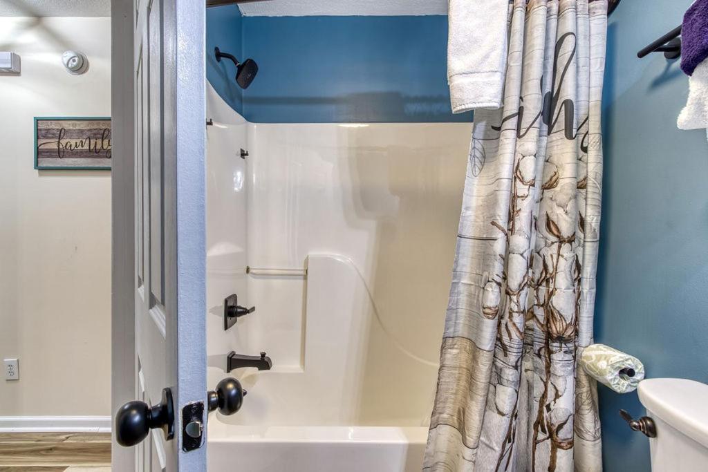 The Mason Jar, Hot Tub, Wifi, 1089 Free Tickets Each Paid Day, Dollywood And More! Pigeon Forge Extérieur photo