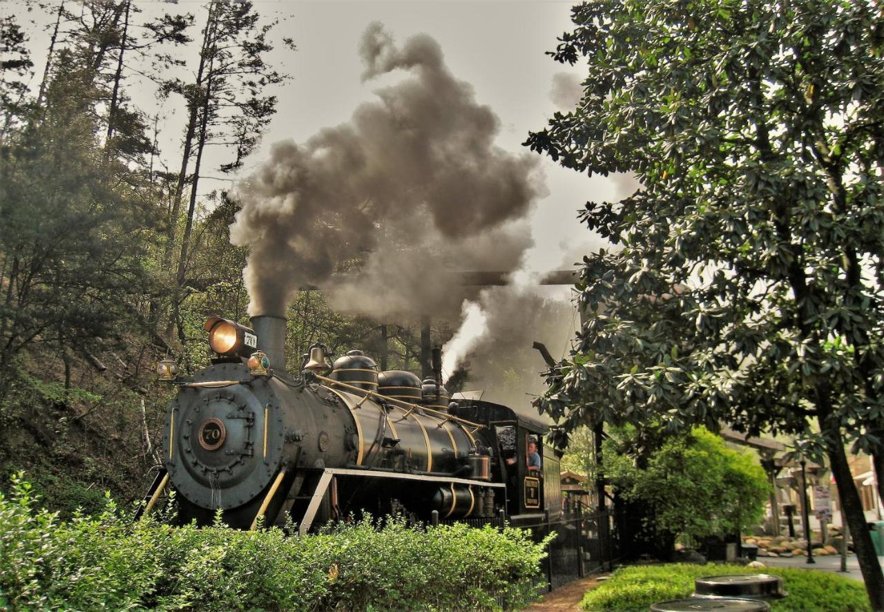 The Mason Jar, Hot Tub, Wifi, 1089 Free Tickets Each Paid Day, Dollywood And More! Pigeon Forge Extérieur photo